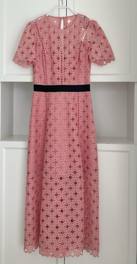 新品未使用　Sandro　サンドロ　カッティングレース　ワンピース　サイズ36