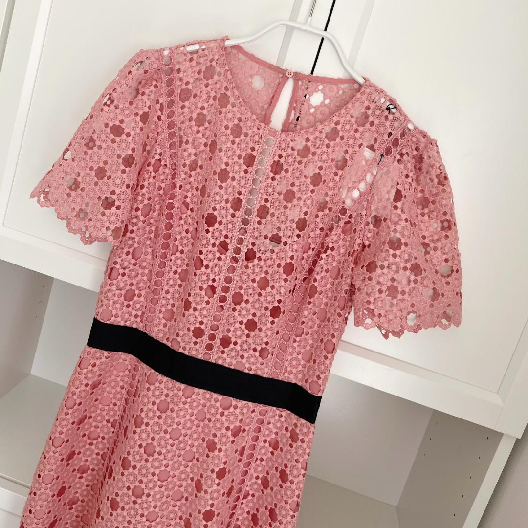 新品未使用　Sandro　サンドロ　カッティングレース　ワンピース　サイズ36