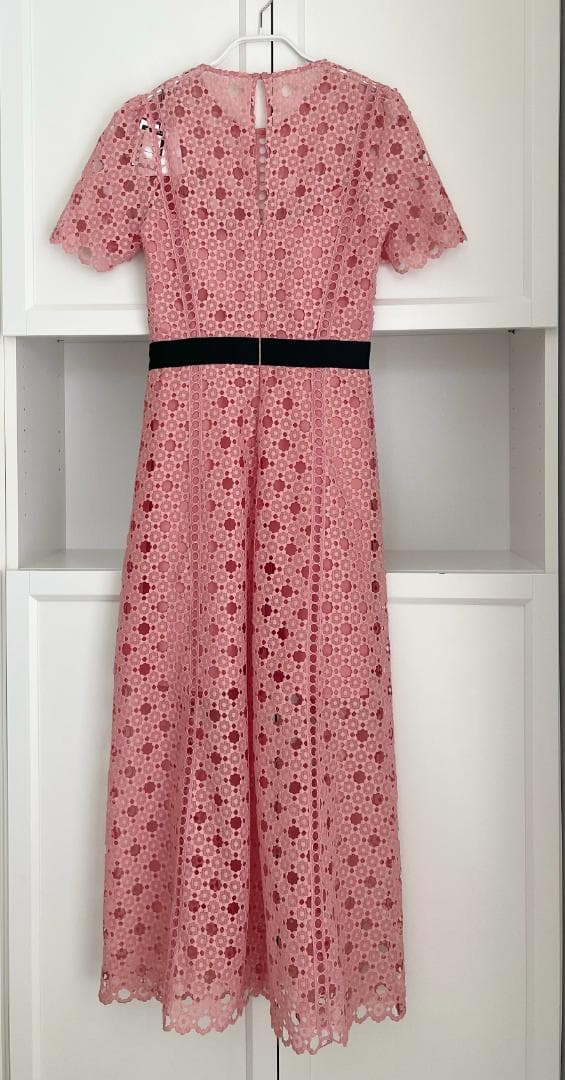 新品未使用　Sandro　サンドロ　カッティングレース　ワンピース　サイズ36