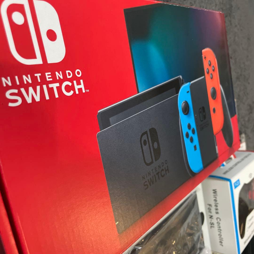 任天堂Switch 本体 バッテリー強化版 ＋ ケース・社外コントローラー付き