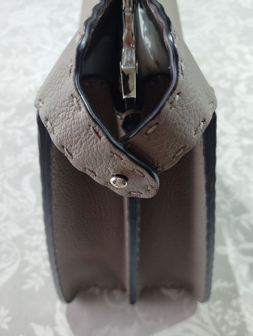 FENDI ピーカーブーアイシーユー　ミディアム