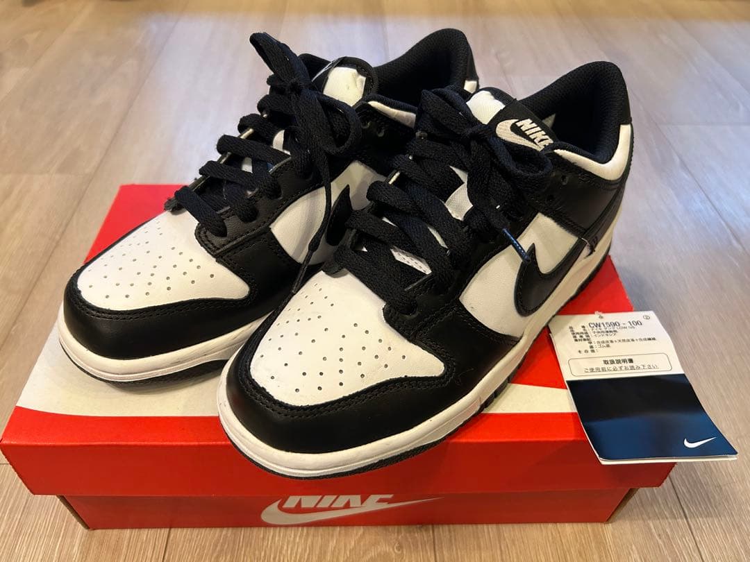 【試着のみ】NIKE ダンク ロー パンダ ジュニアシューズ23.5cm