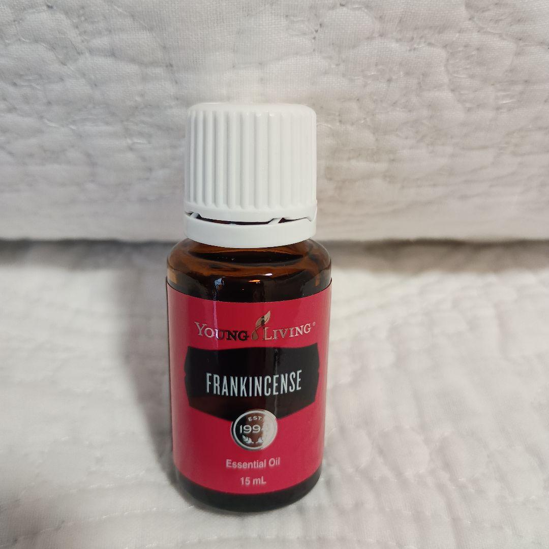 Young Living フランキンセンス エッセンシャルオイル 15mL