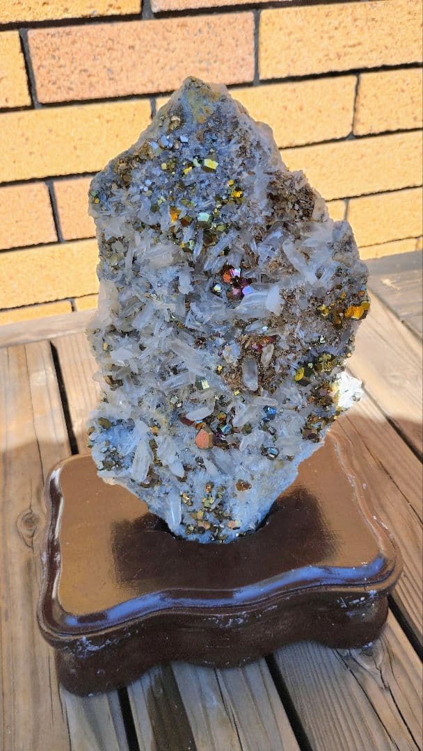 【巨大】3kg超 レインボー カラー パイライト 水晶クラスター 共生 台座付