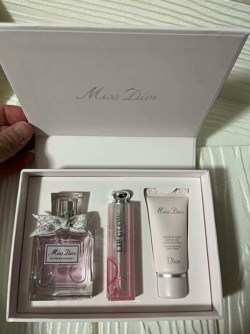 免税店限定　Dior クリスマスコフレ　2023ホリデー　新品　翌日発送可能