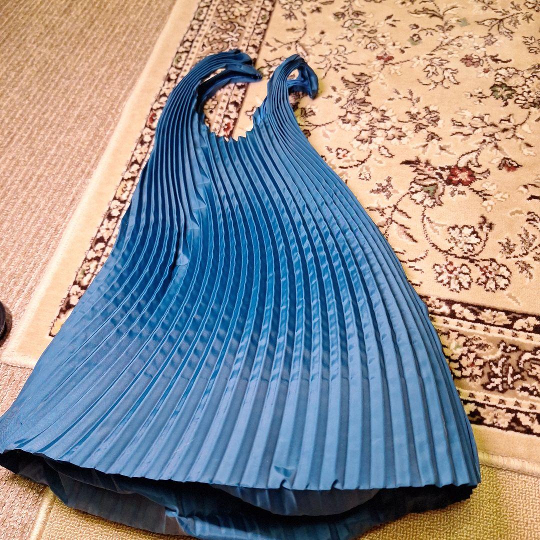 美品　ISSEY MIYAKE プリーツプリーズバッグロイヤルブルー♥️