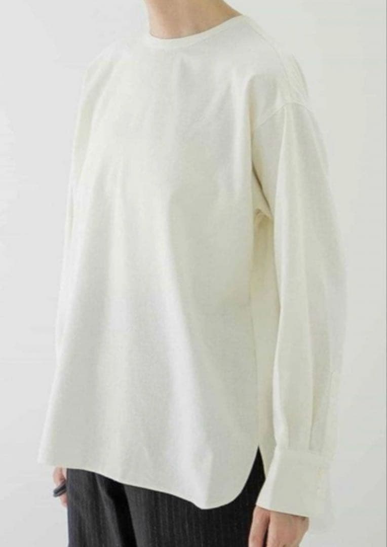 かぐれノイルシルククルーネックシャ ツ