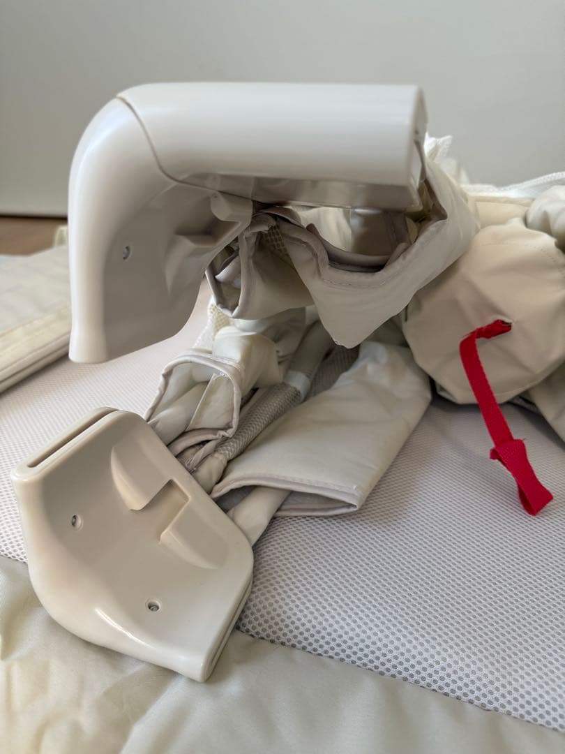 アップリカ　ココネルエアー　ミルクホワイト　ベビーベッド　折りたたみ