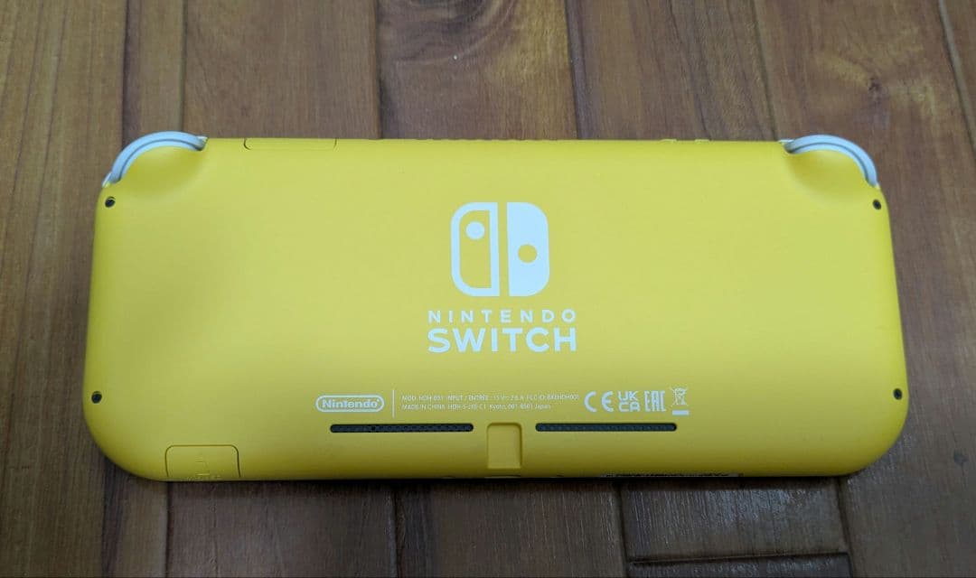 Nintendo Switch Lite イエロー 美品です！