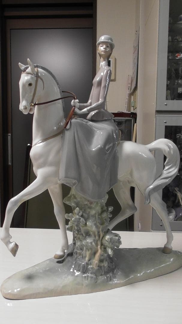 ヨシカネ　LLADRO　リヤドロ　【白い馬の少女】１6　リアドロ　L488