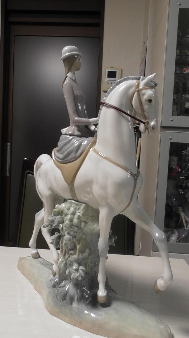 ヨシカネ　LLADRO　リヤドロ　【白い馬の少女】１6　リアドロ　L488