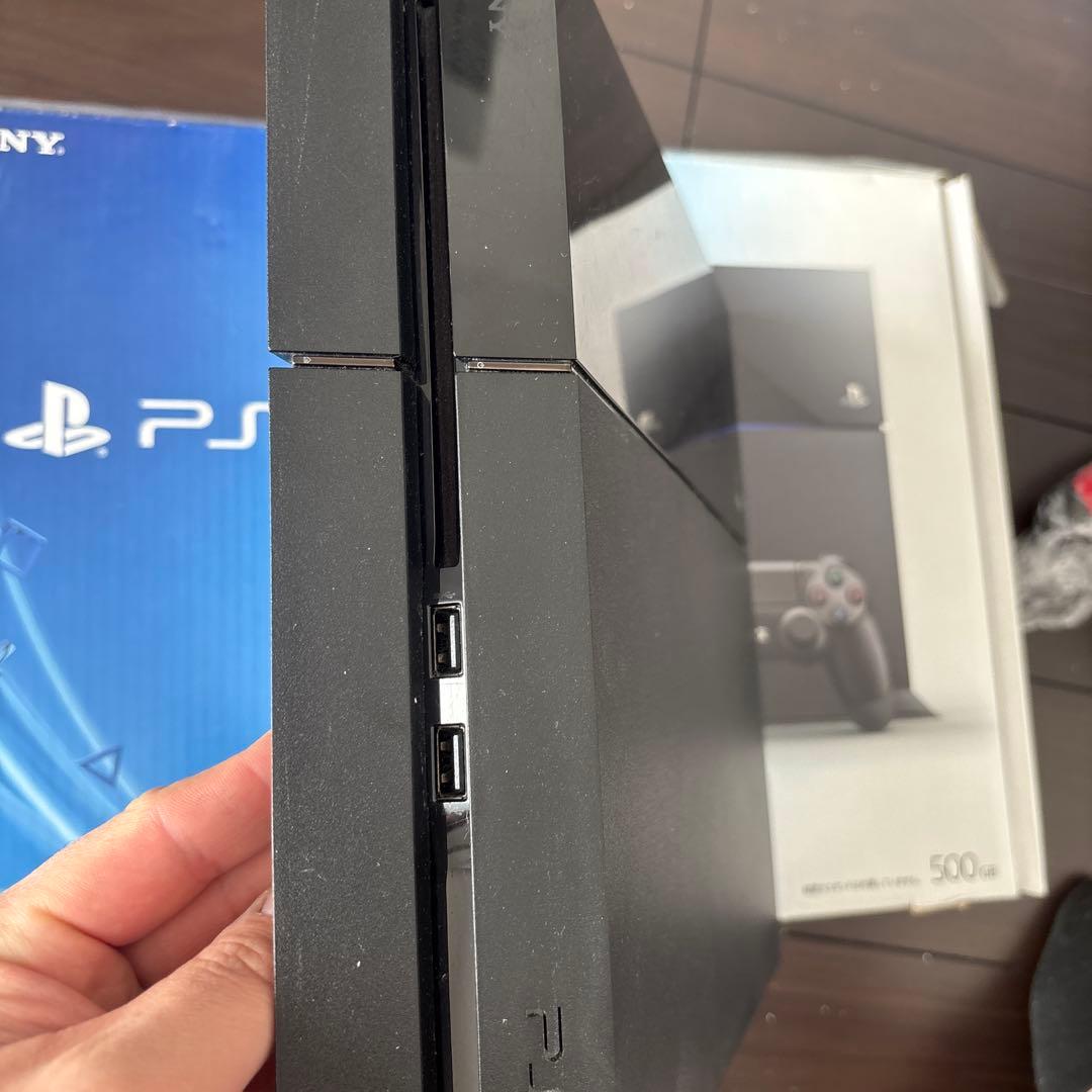 PlayStation4コントローラー二つとソフト4つ付き❗️