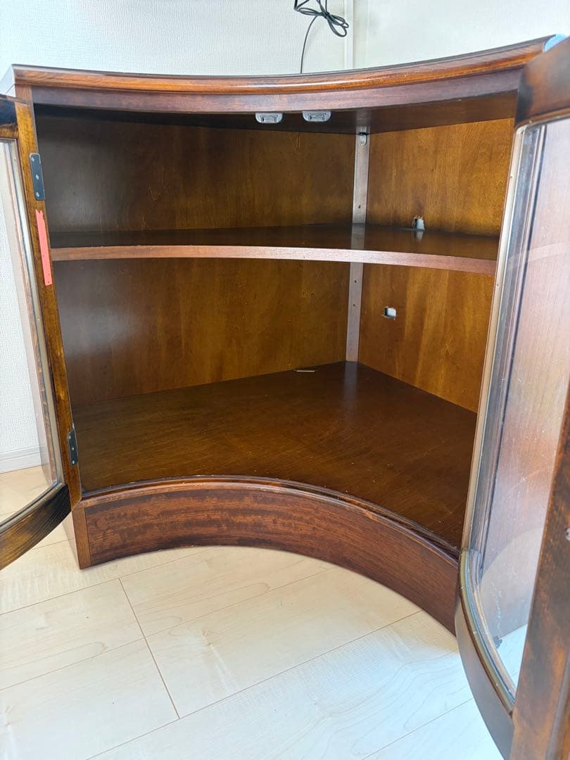 カリモク karimoku コーナーキャビネット ガラス扉 飾り棚 コロニアル