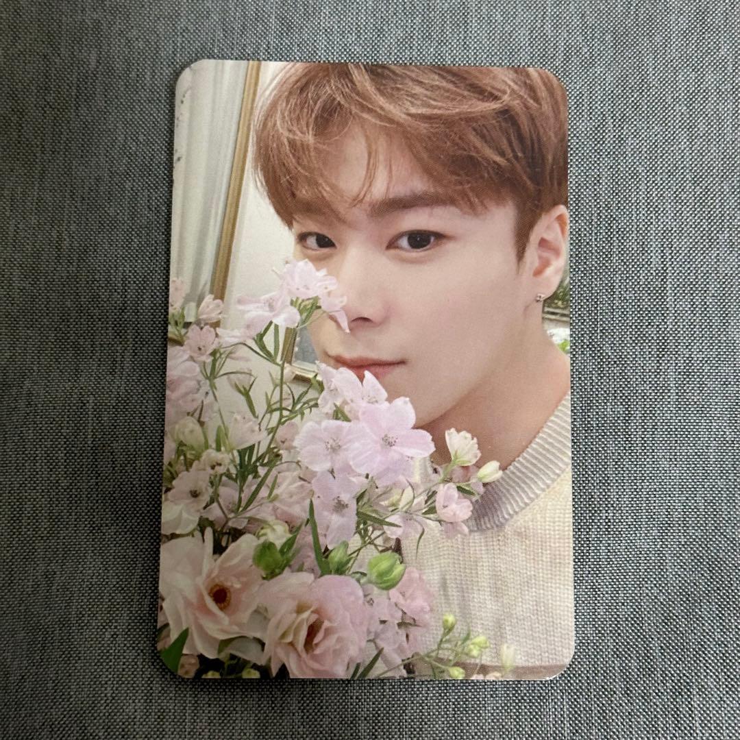 ムンビン one&only トレカ