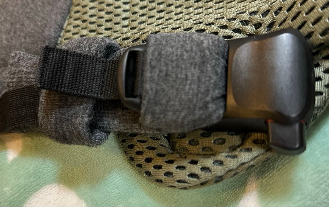 ベビービョルン　ハーモニー　ダークグリーン