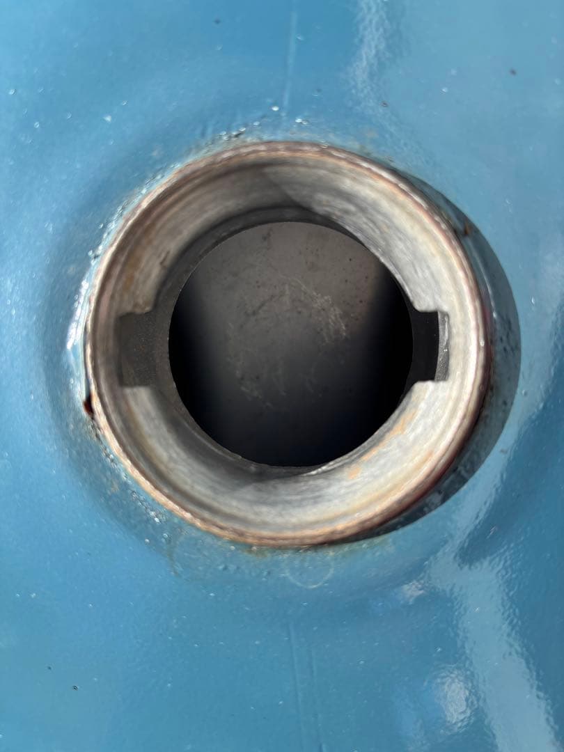 ダークブルー金属タンク 手動バルブ付き