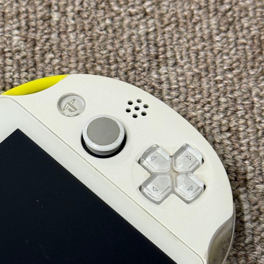 PSVITA PCH-2000 ライムグリーン/ホワイト