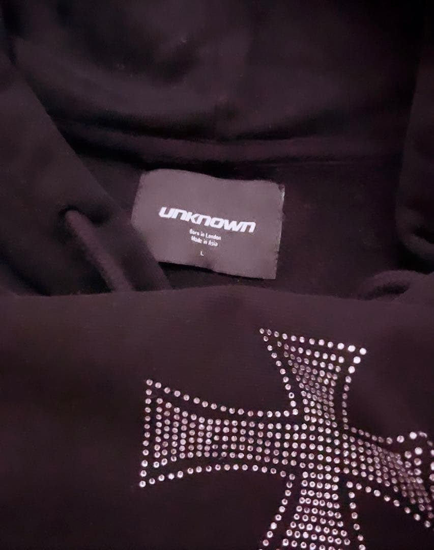 Unknown London ブラック シルバー クロス パーカー