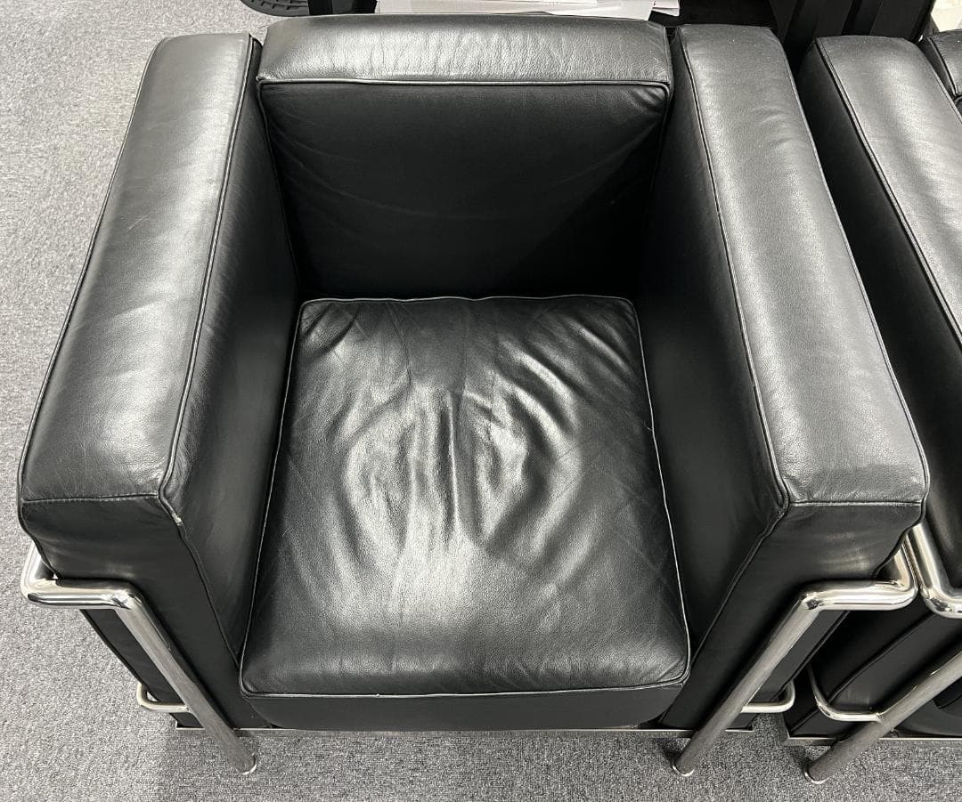 ルコルビュジェ本革LC2の1人掛け渋谷区に引取の場合は1万値引