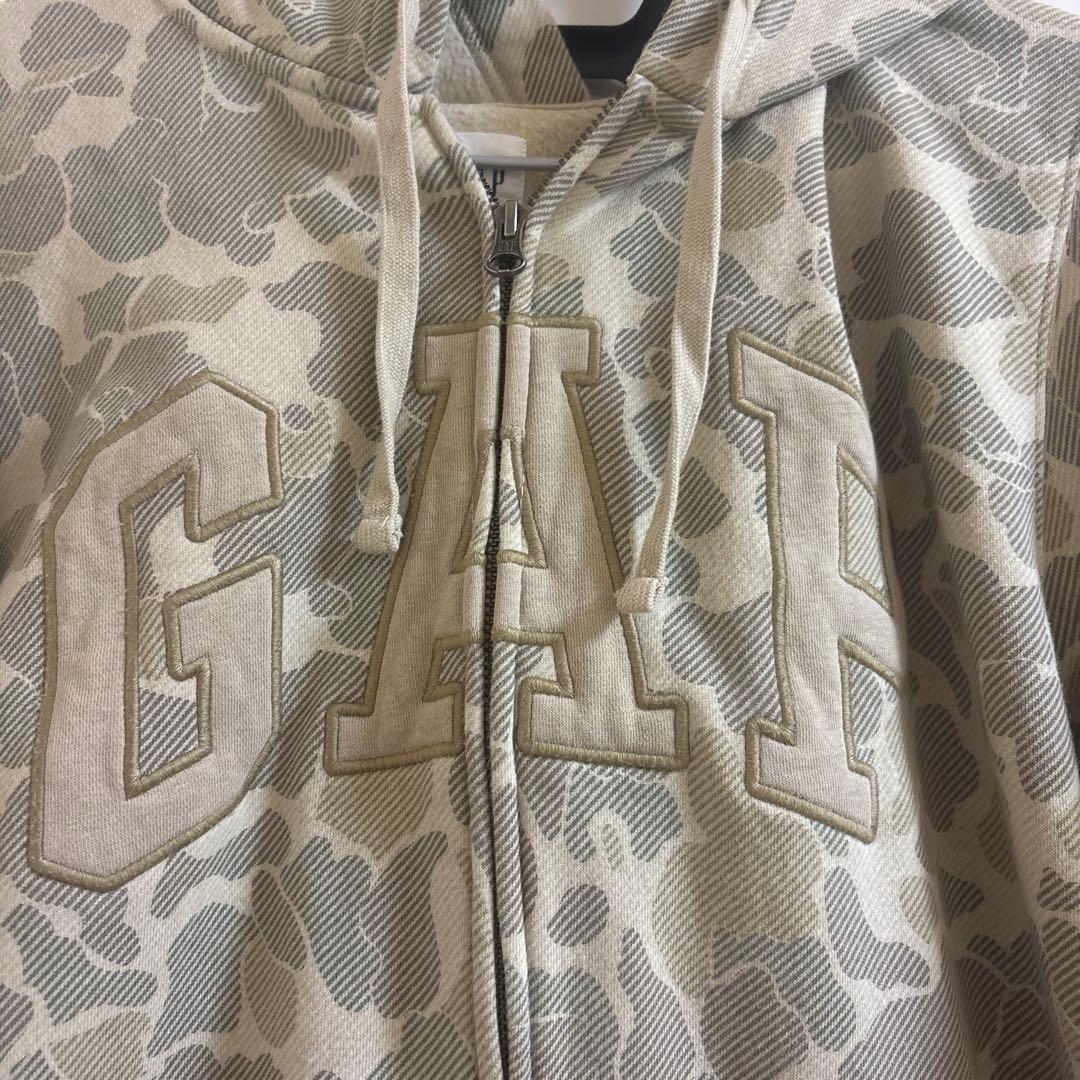 GAP迷彩ジップパーカー
