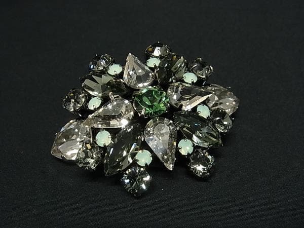 美品★Foxey/フォクシー ビジュー ブローチピンバッジ アクセサリーグリーン