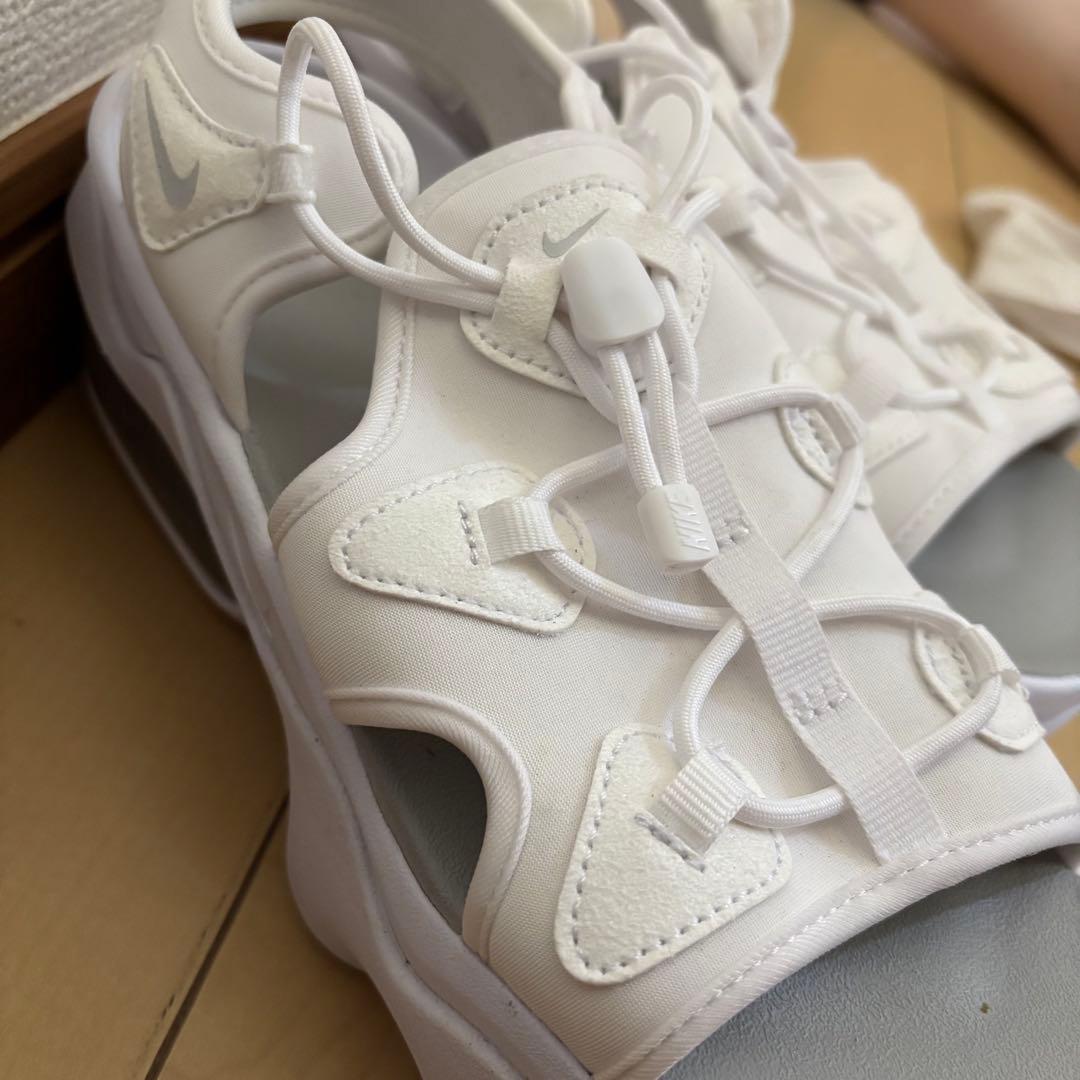 ナイキ NIKE エアマックスココ サンダル ホワイト