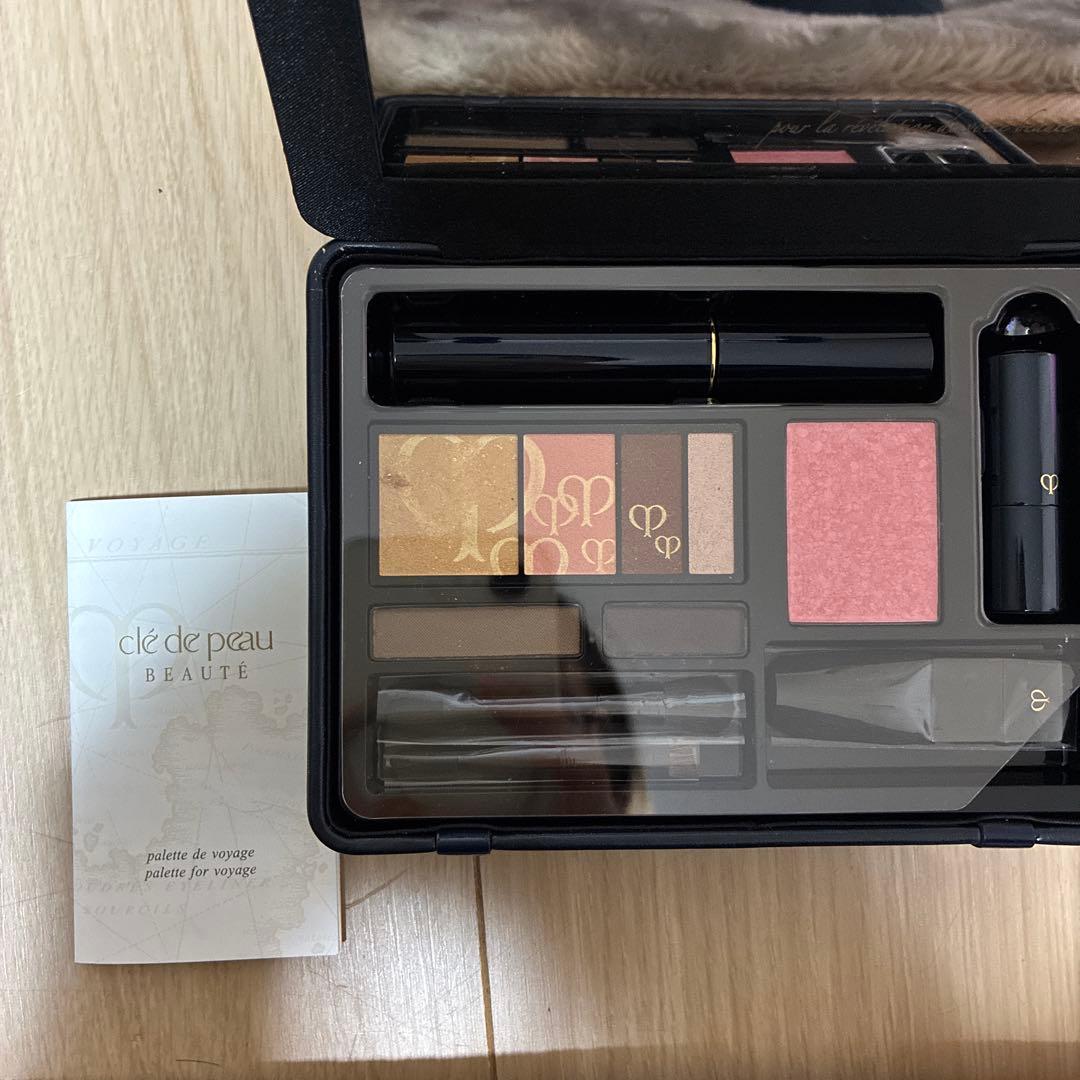 新品　クレ・ド・ポーボーテパレットドヴォワイヤージュ メイクセット