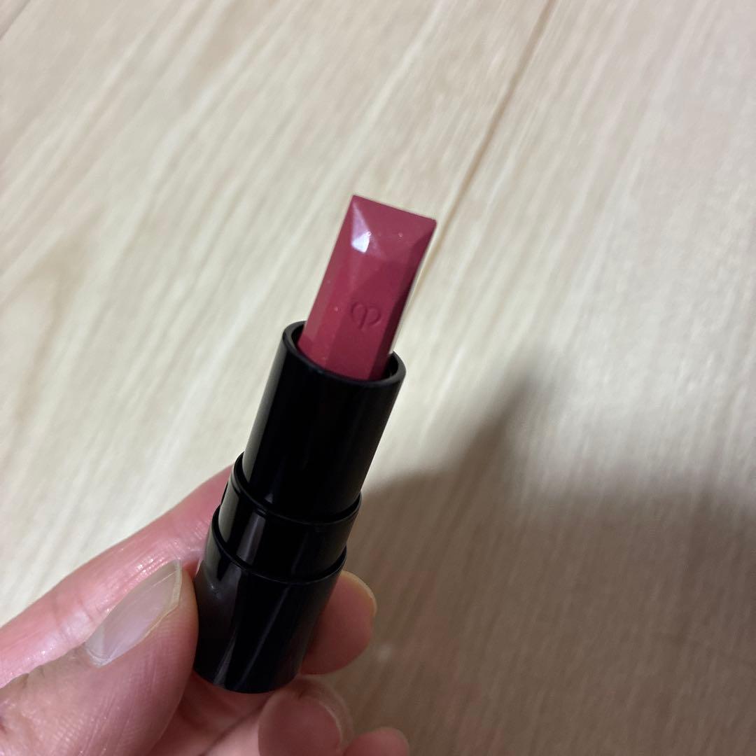 新品　クレ・ド・ポーボーテパレットドヴォワイヤージュ メイクセット