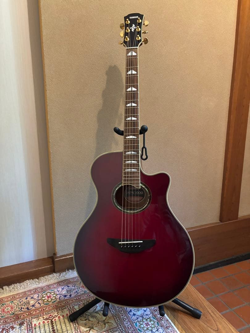 YAMAHA APX1000 エレアコの名器です。