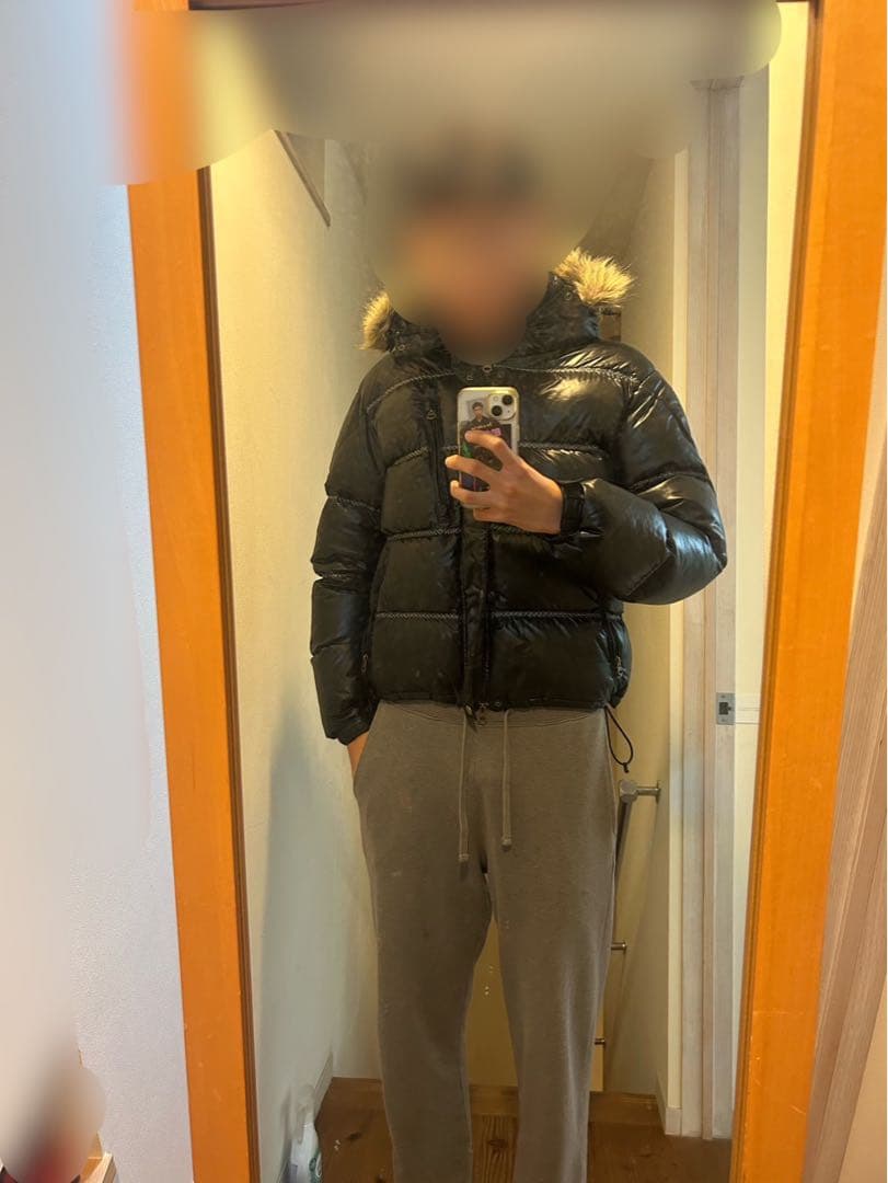 ファーダウンジャケット　光沢ダウン　黒　短丈