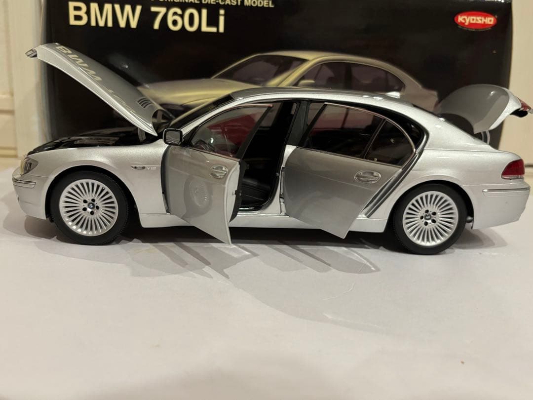 ギミックあり  760Li E66 ミニカー 京商 ディーラー別注1/18