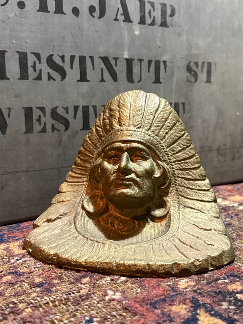 Indian Bookend／single