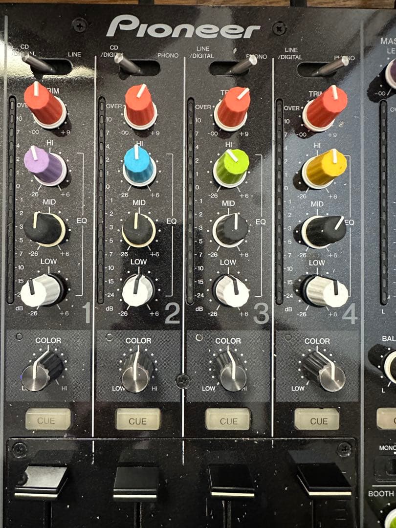 Pioneer DJのDJミキサー「DJM-800」