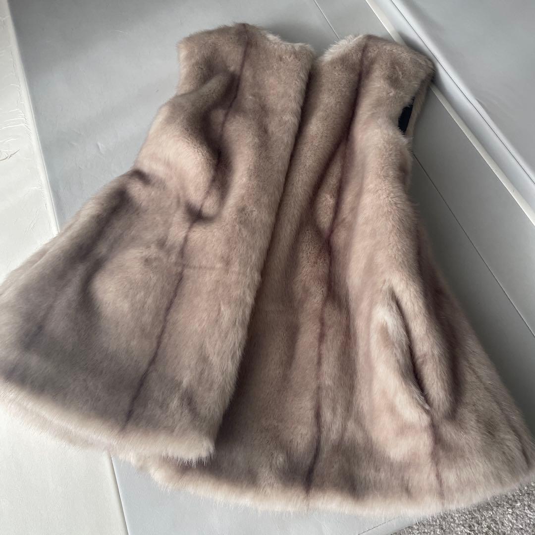 ENUE フェイクファーベスト