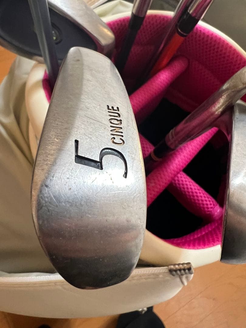 adidas ゴルフキャディバッグ ホワイト ピンク　クラブ