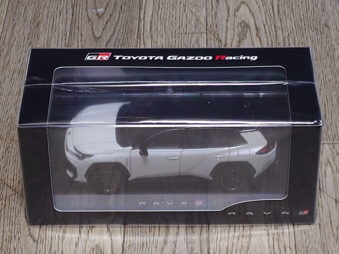 1/30 新型　GRスポーツ GR RAV4 ミニカー ホワイト×ブラック