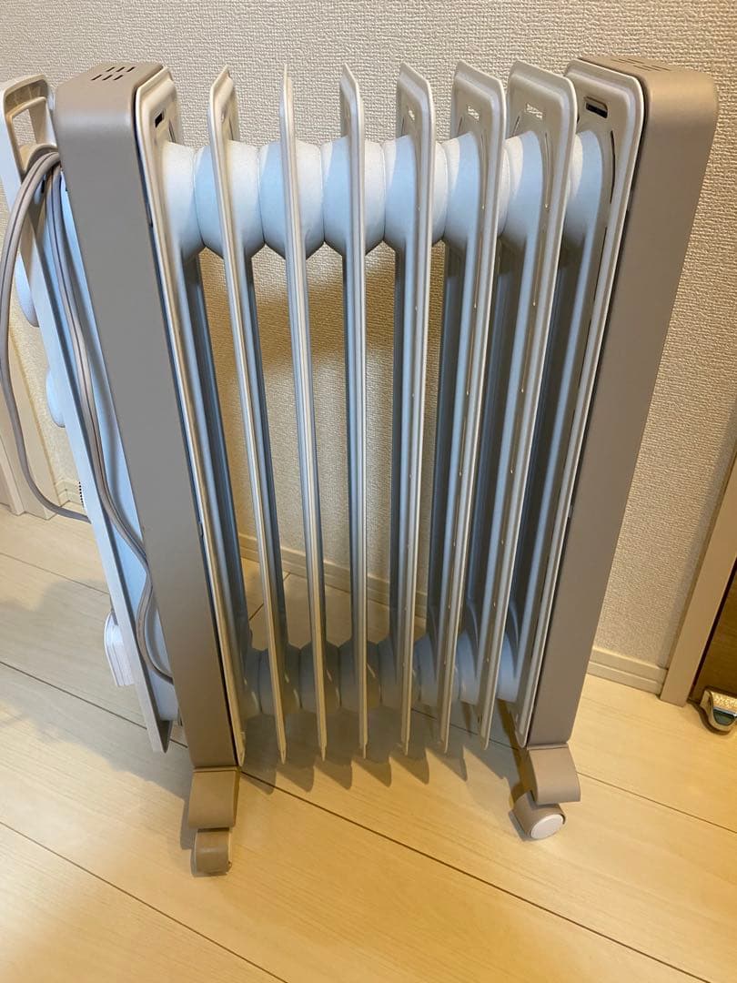 DeLonghi Vento 3 オイルヒーター RHJ21F0812-WH