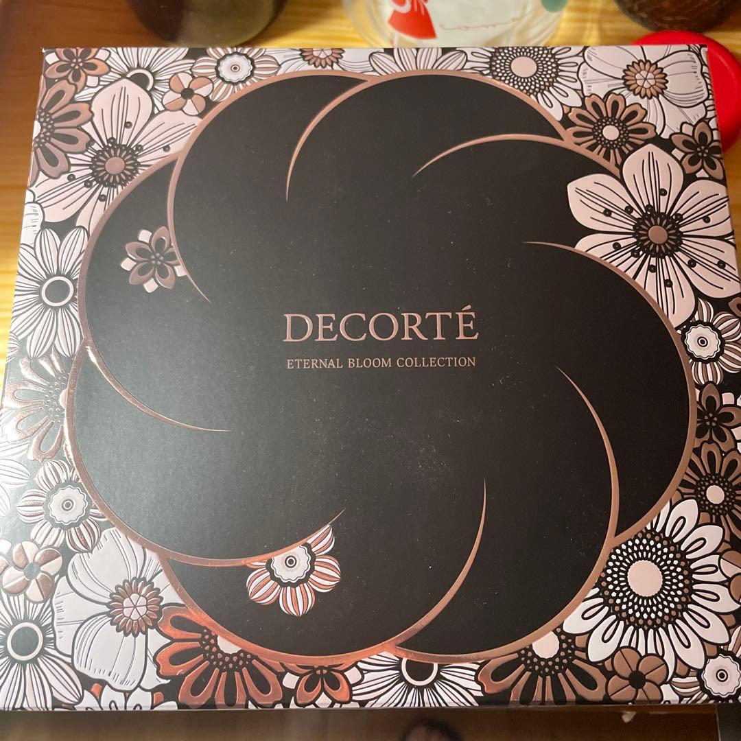 あ*む様 コスメデコルテ　2025クリスマスコフレ Eternal Bloom