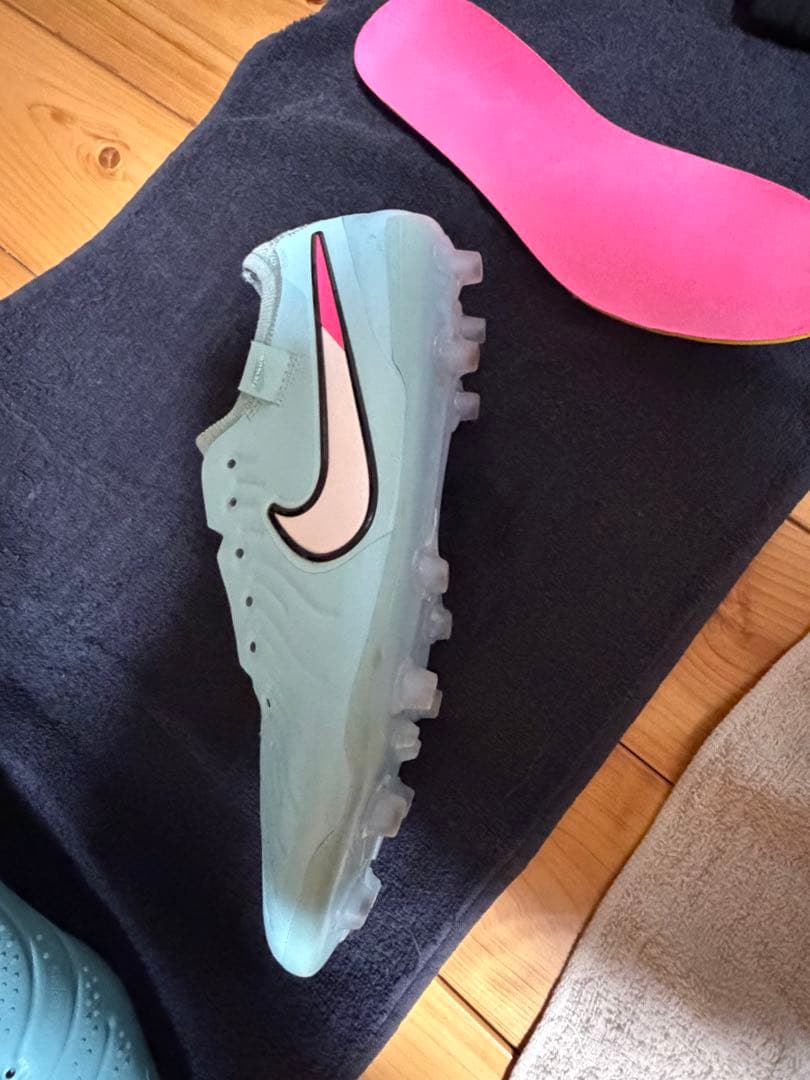 サッカースパイク　ティエンポ10elite