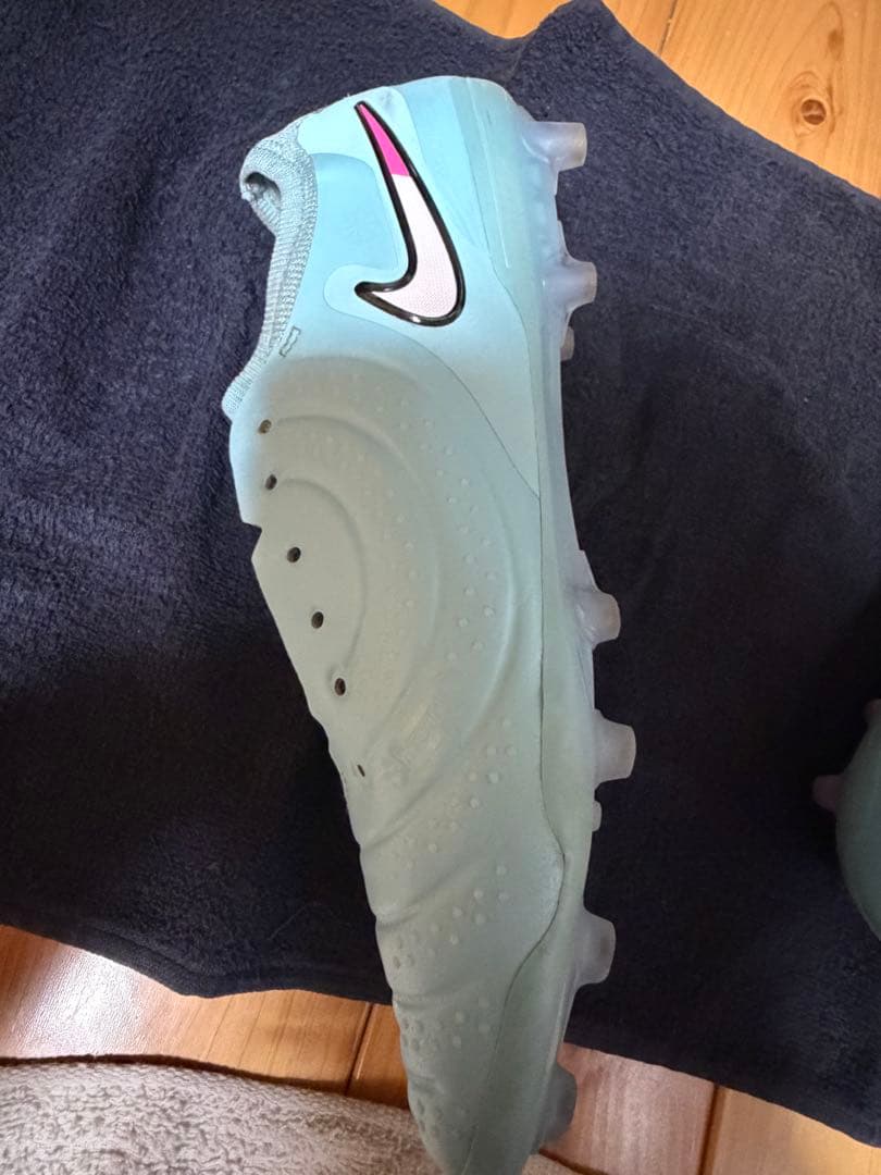 サッカースパイク　ティエンポ10elite