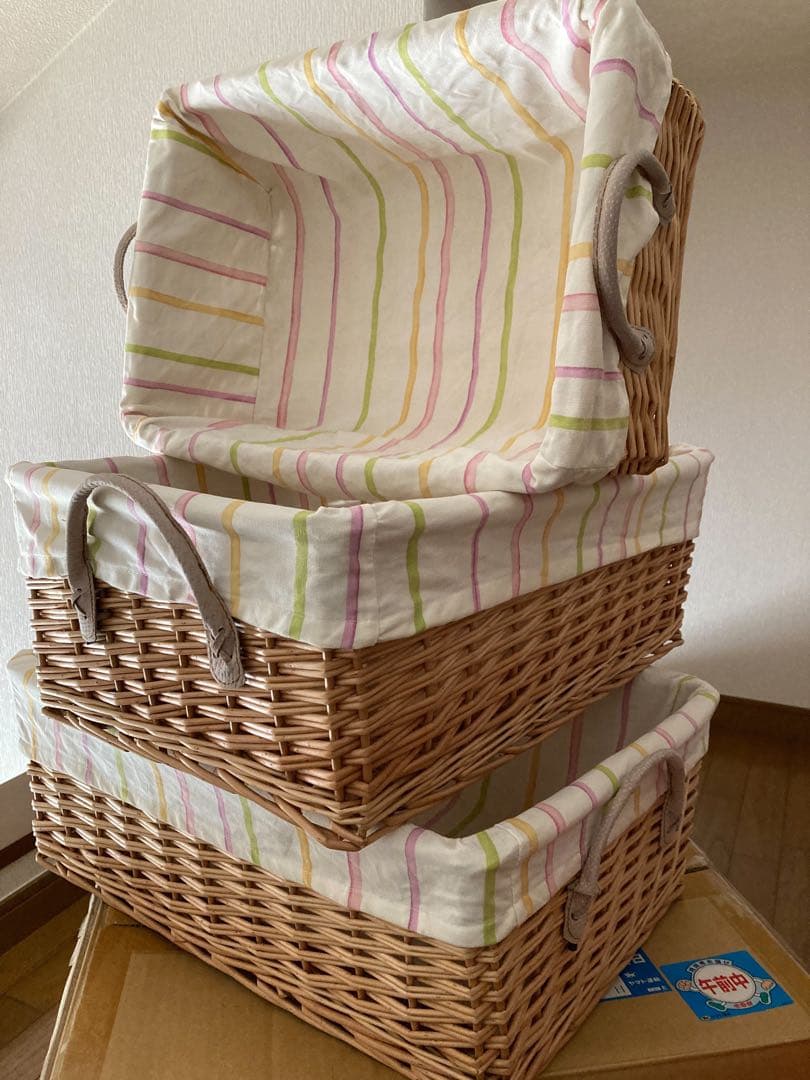 ローラアシュレイ　カゴのセット