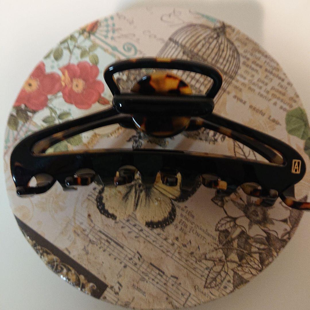 ☆ほぼ新品☆アレクサンドルドゥパリ☆べっ甲＆ブラックヘアクリップ大☆