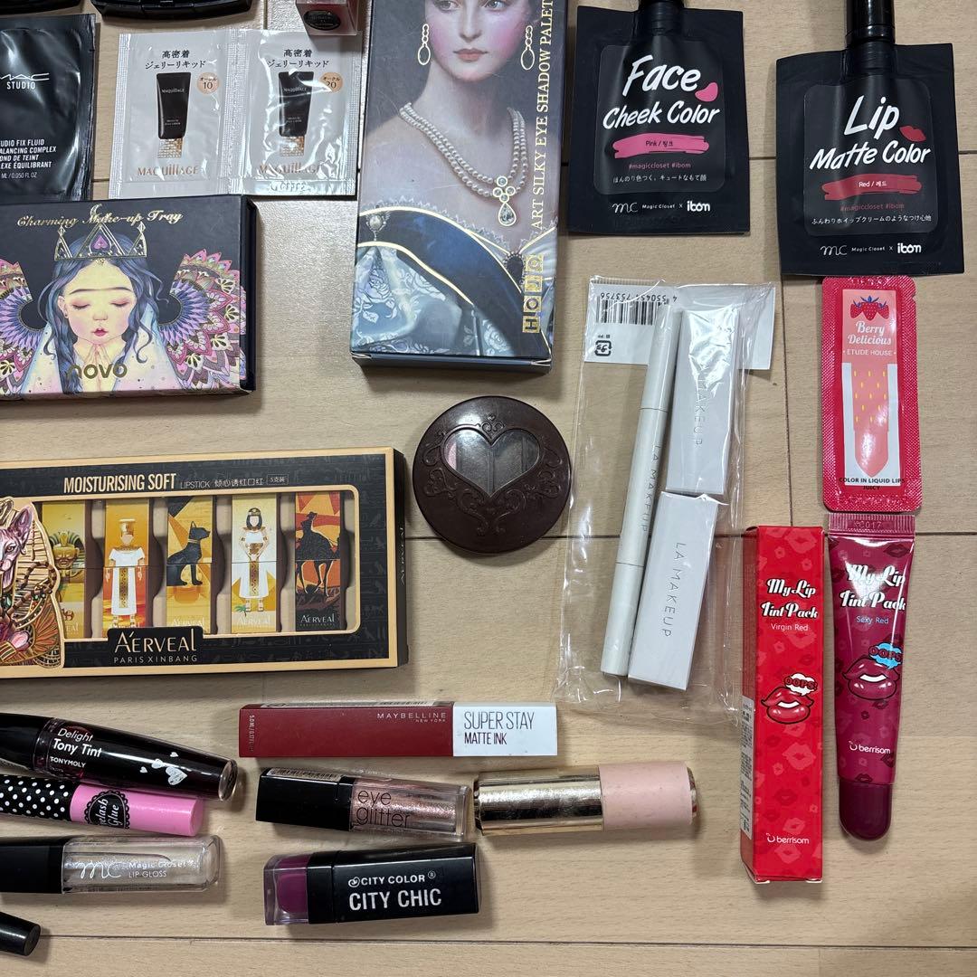 コスメまとめ売り　メイクまとめ売り