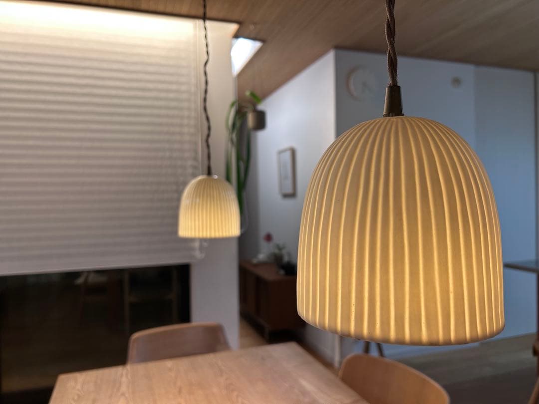 イギリス　アンティーク　ペンダントライト　ホワイト　マット