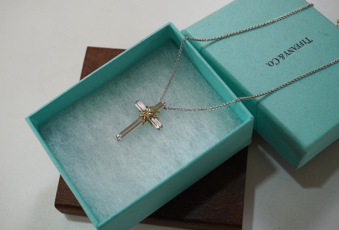 Tiffany&Co. ティファニー シグネチャークロス ネックレス