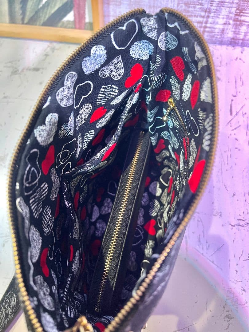 ロラライハリス♡ブラック英字ハートデニム♡刺繍のショルダーバッグ♡わんちゃん