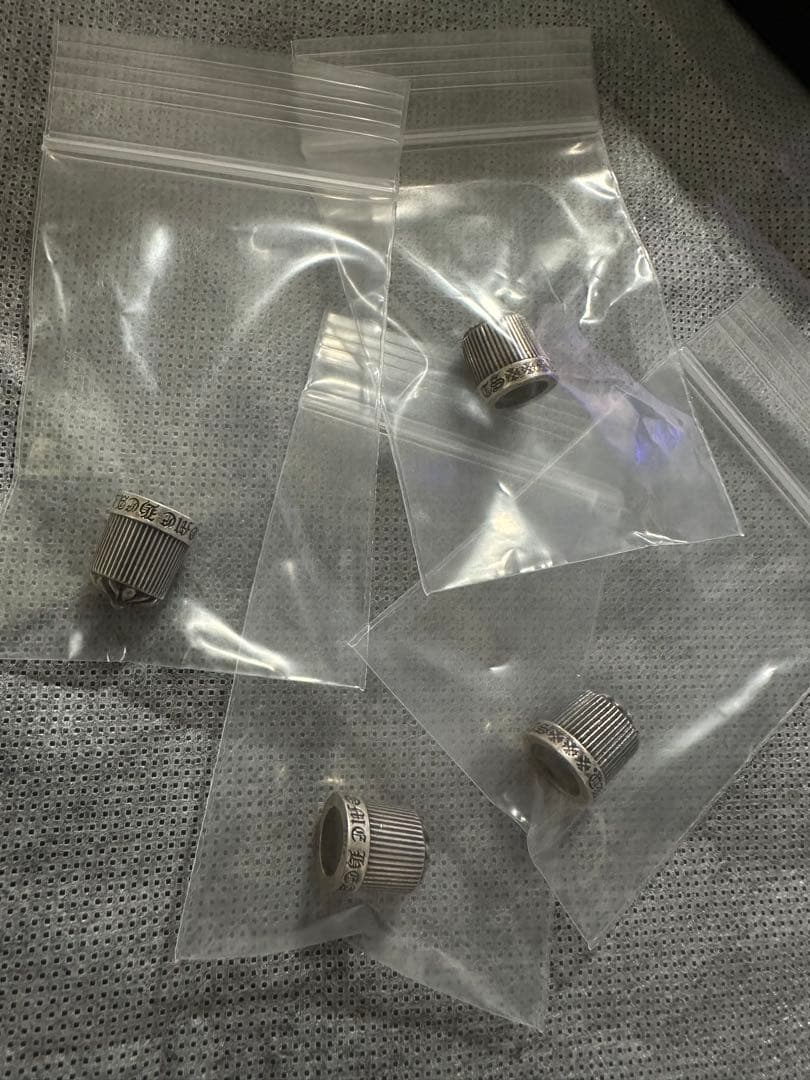 クロムハーツ クリスマス ノベルティ バルブキャップ 4個set