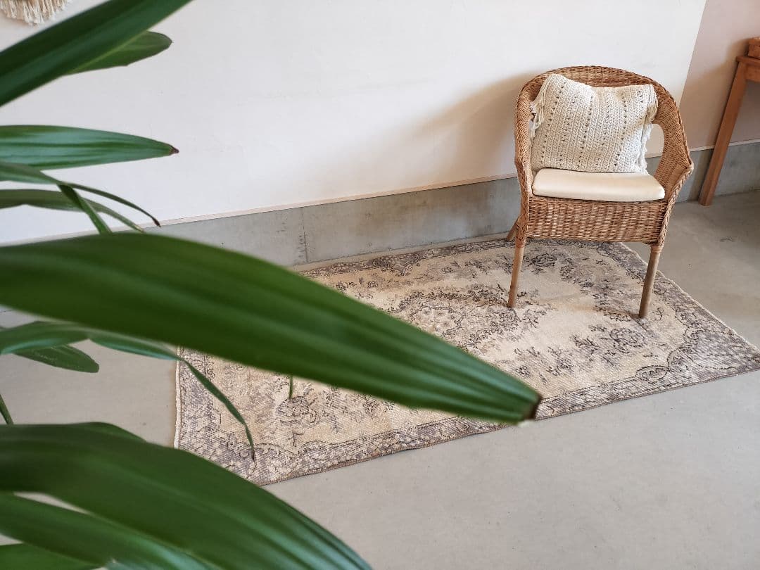 【AYA ☆ セール中】淡いグレーとクリームの淡色ラグ　　No.617