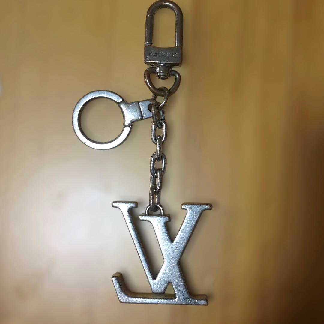 LOUIS VUITTON ルイ・ヴィトン　キーホルダー　ロゴキーホルダー