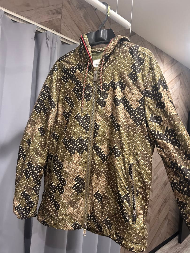 Burberry カモフラージュ ナイロンジャケット